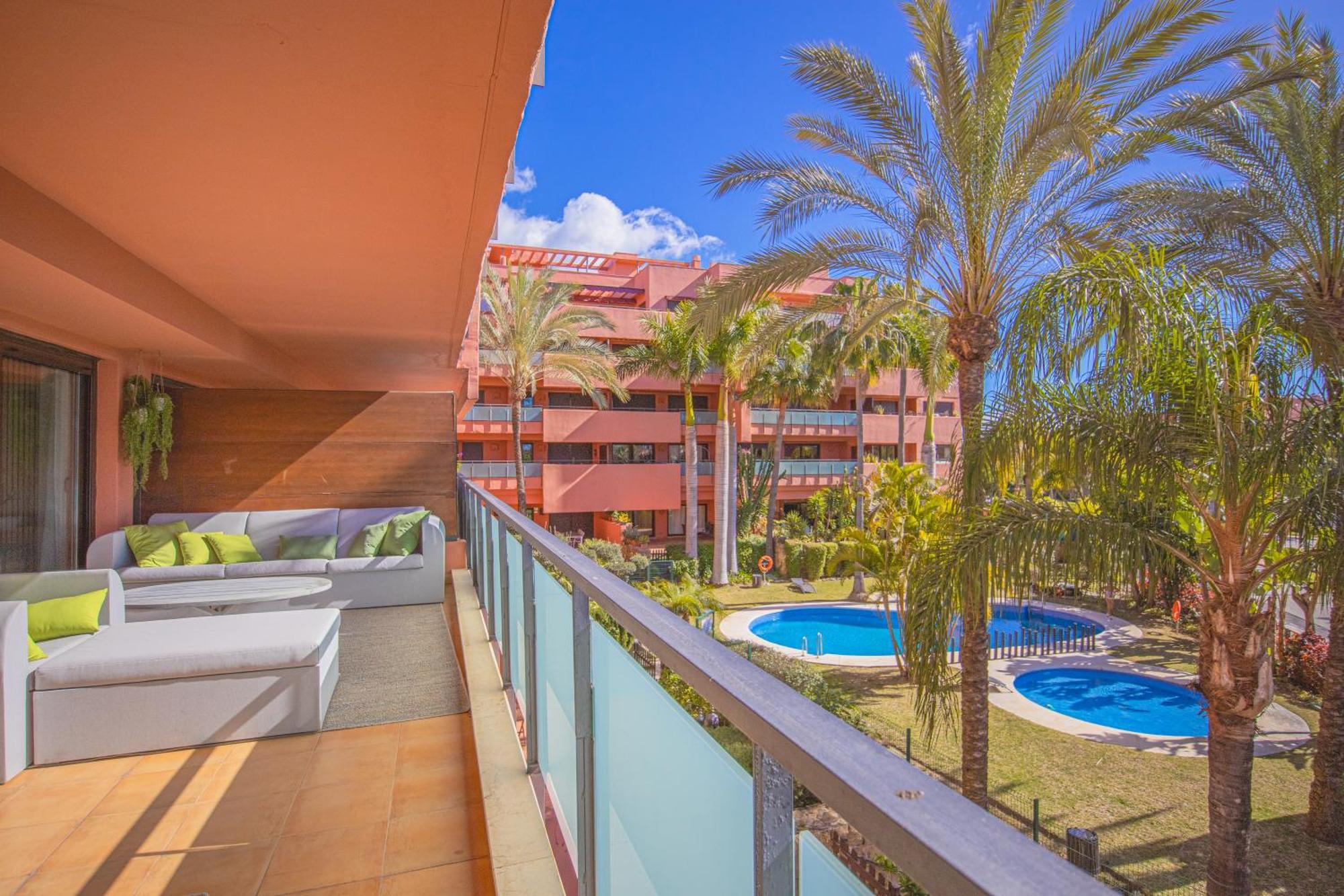 Buenti Apartments Estepona Extérieur photo